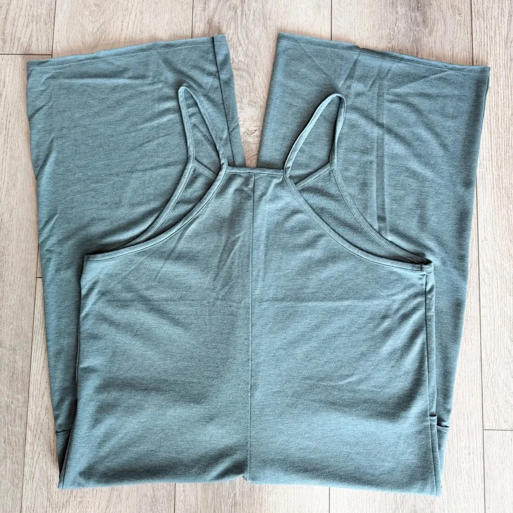 Sleeveless V-Neck Wide-Leg Jumpsuit in Teal - Picture 5 of 8